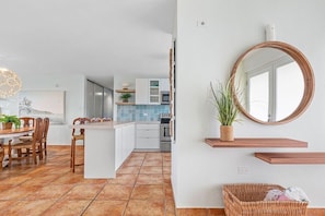 Fridge, microwave, oven, stovetop - Luxurious Penthouse Villa + Rooftop Terrace (Fajardo)