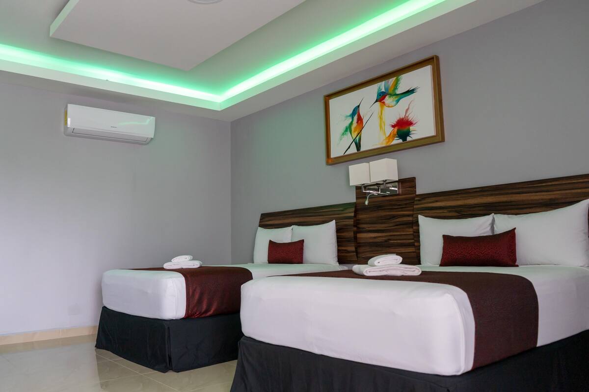 Traditional Single Room | Desk, laptop workspace, WiFi (free), individually decorated
