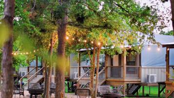 Kawasan BBQ/berkelah