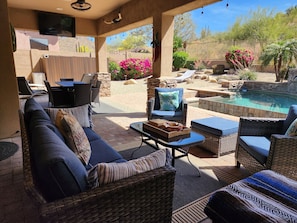 Outdoor dining