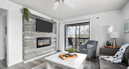 Pools, golf, pickleball. Weekly discount, 'Stay & Play' golf packages!