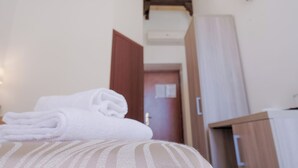 واي فاي مجانًا وملاءات أسرّة