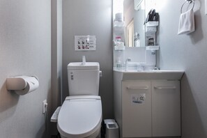 浴槽、ヘアドライヤー