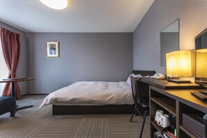 1 slaapkamer, een bureau, een strijkplank/strijkijzer, wifi