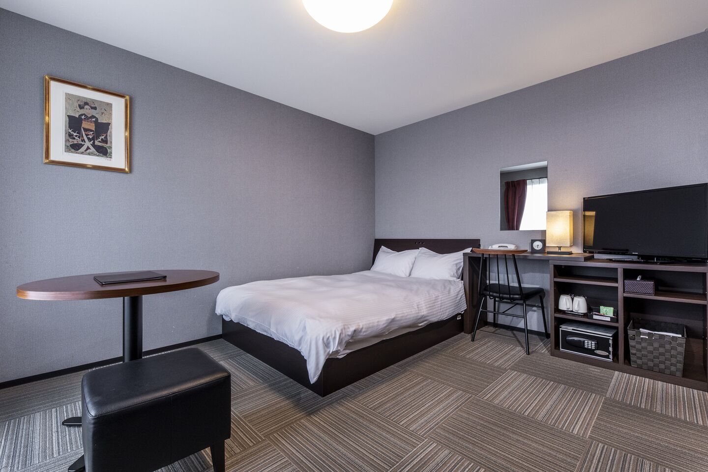 1 bedroom, desk, iron/ironing board, WiFi