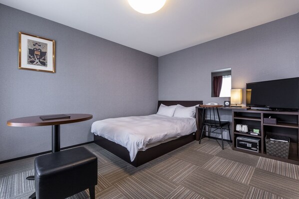 1 slaapkamer, een bureau, een strijkplank/strijkijzer, wifi