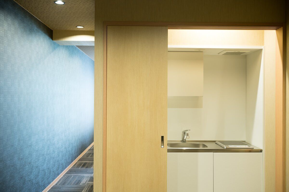 Fridge, microwave, cookware/dishes/utensils