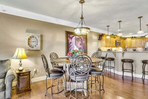 Dining - Luxury Condo- Very Spacious-Fantastic Lake Views! Treehouse 1411! (Branson)