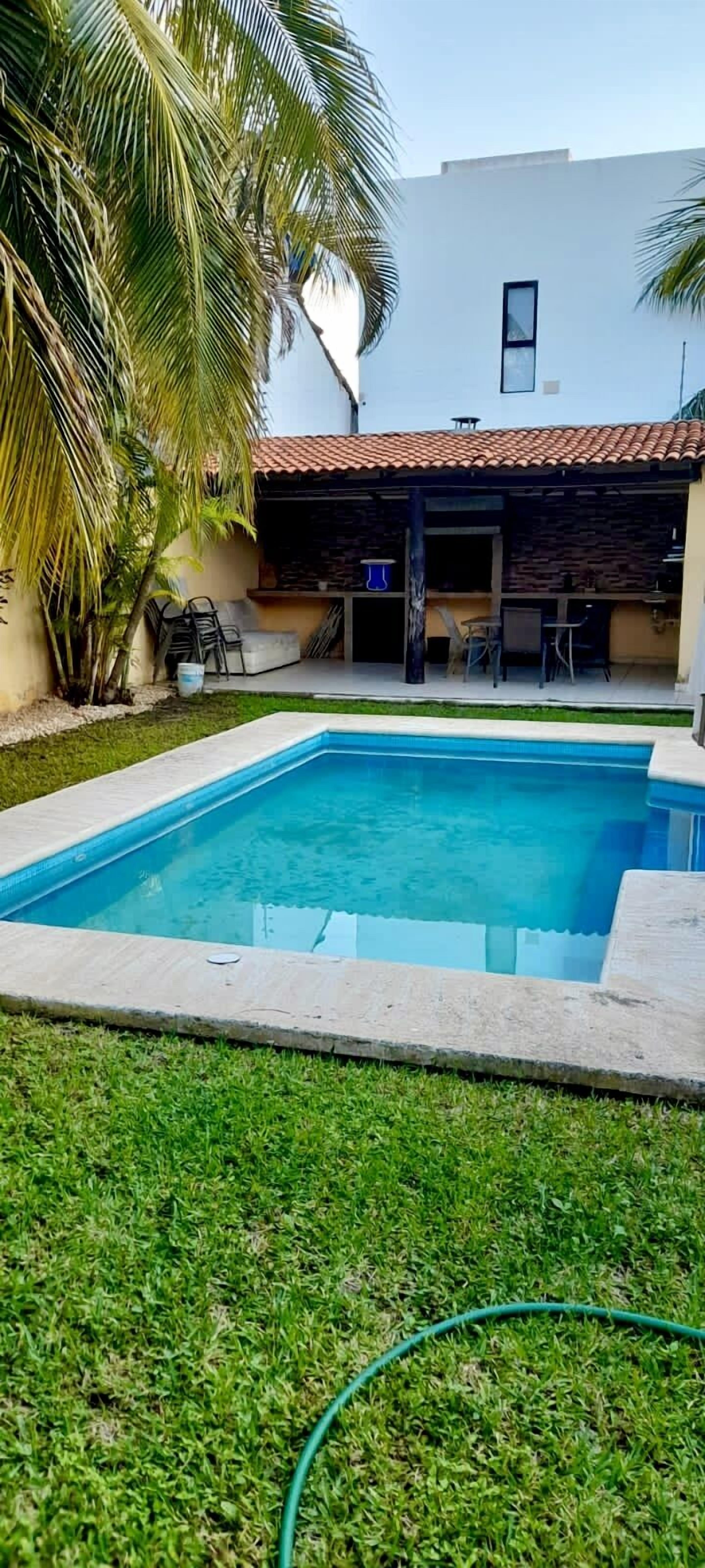 حمّام سباحة خارجي