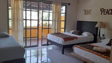 Habitación familiar | Edredones de plumas y wifi gratis