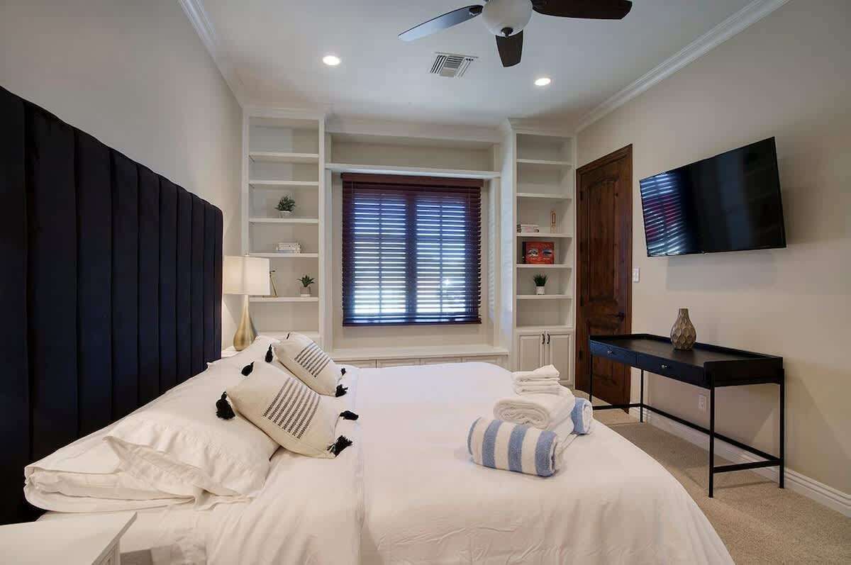 King Bedroom 7 - King bedroom with modern design and walk-in shower/tub