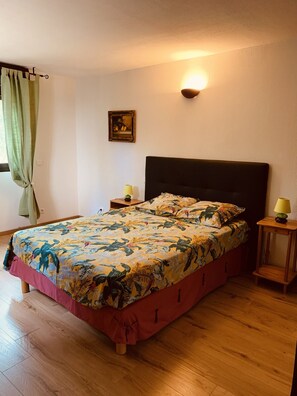 3 bedrooms, iron/ironing board, travel crib, bed sheets - 3 Bedroom Private vacation home in Pianottoli-Caldarello (Pianottoli-Caldarello)