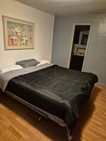 Quarto solteiro econômico | Wi-Fi, roupa de cama