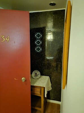 WiFi, bed sheets - 66 Motel (Holbrook)