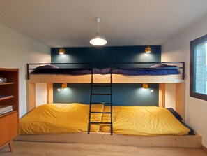 2 chambres, fer et planche à repasser, lit parapluie, accès Internet