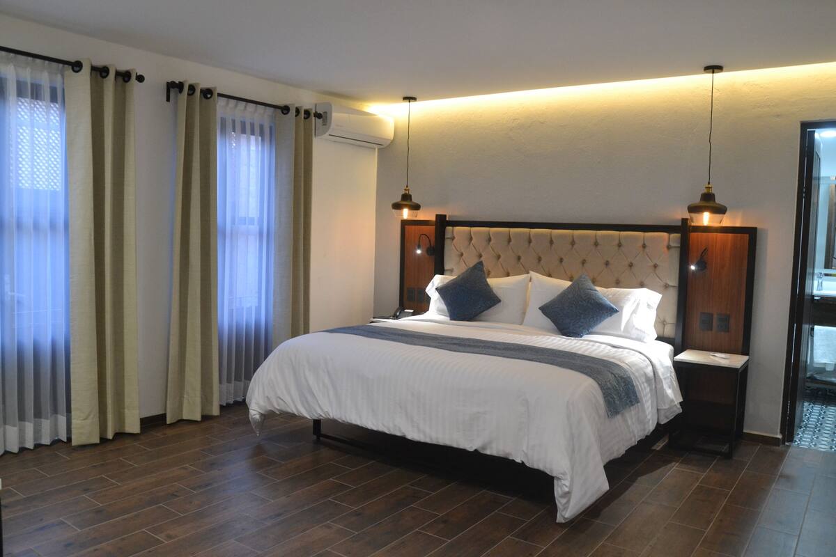 In-room safe, desk, laptop workspace, blackout drapes