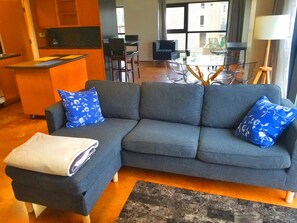 TV - Spacious studio of Downtown Charlotte (Charlotte)