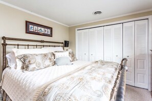 3 bedrooms, iron/ironing board, travel cot, free WiFi