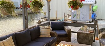 Beautiful Sandusky Bay house with private lagoon for swimming, kayaking ,boating