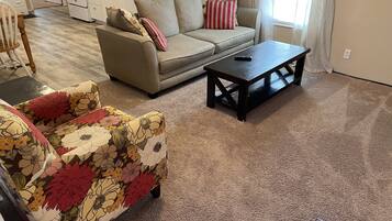 TV connectée, jeux vidéo, lecteur de DVD, baby-foot