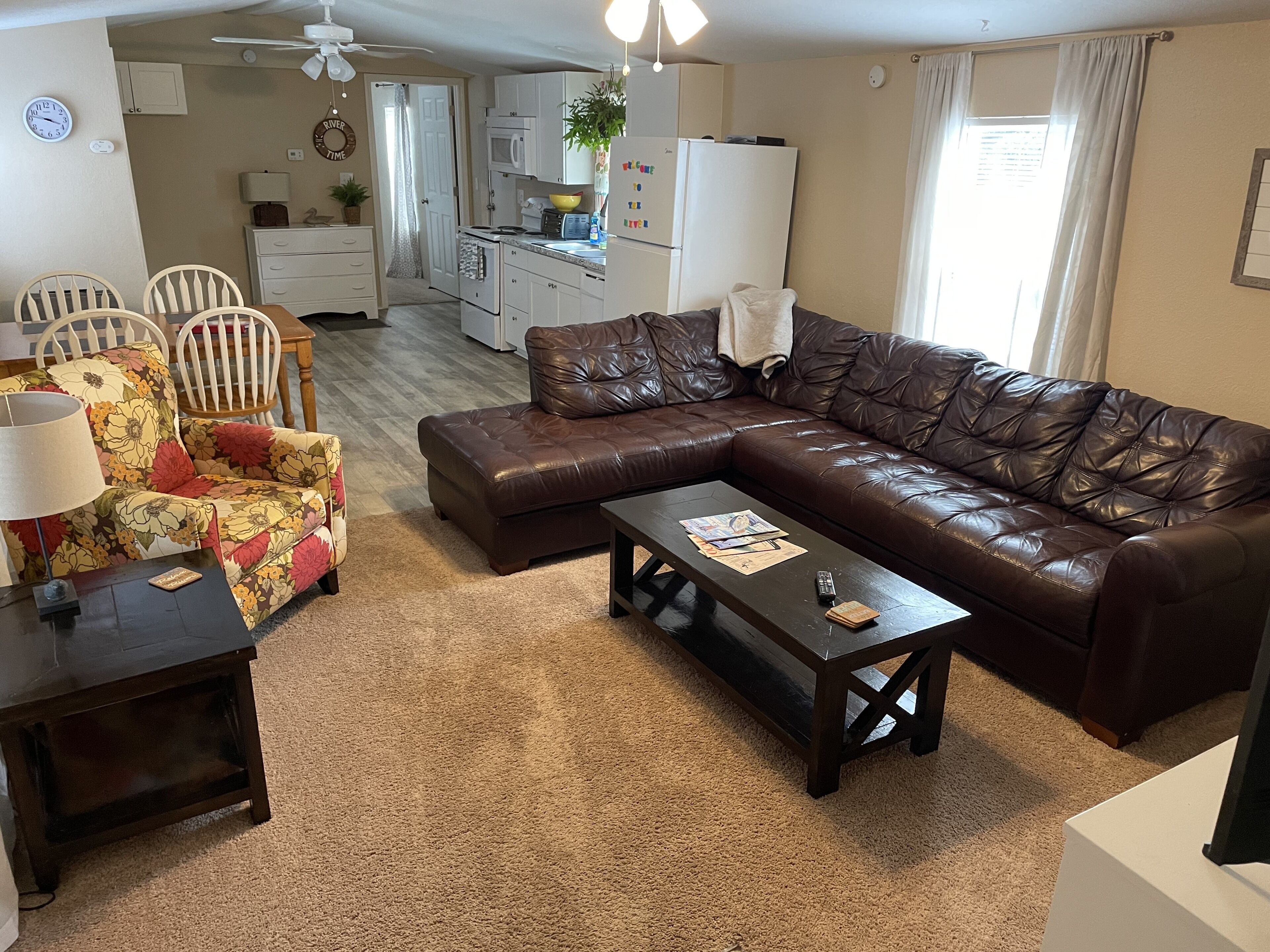 TV connectée, jeux vidéo, lecteur de DVD, baby-foot