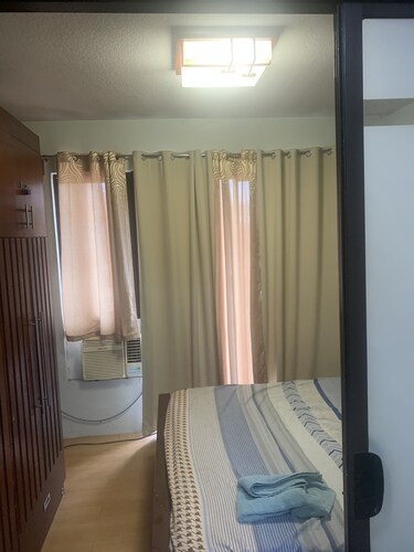 Lovely 1 Bedroom - with Pool 2min walk to SM mall