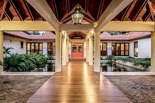 Amazing Villa with golf view