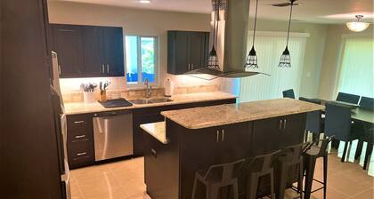 Cape Oasis 3/2 Remodeled pool home with spa