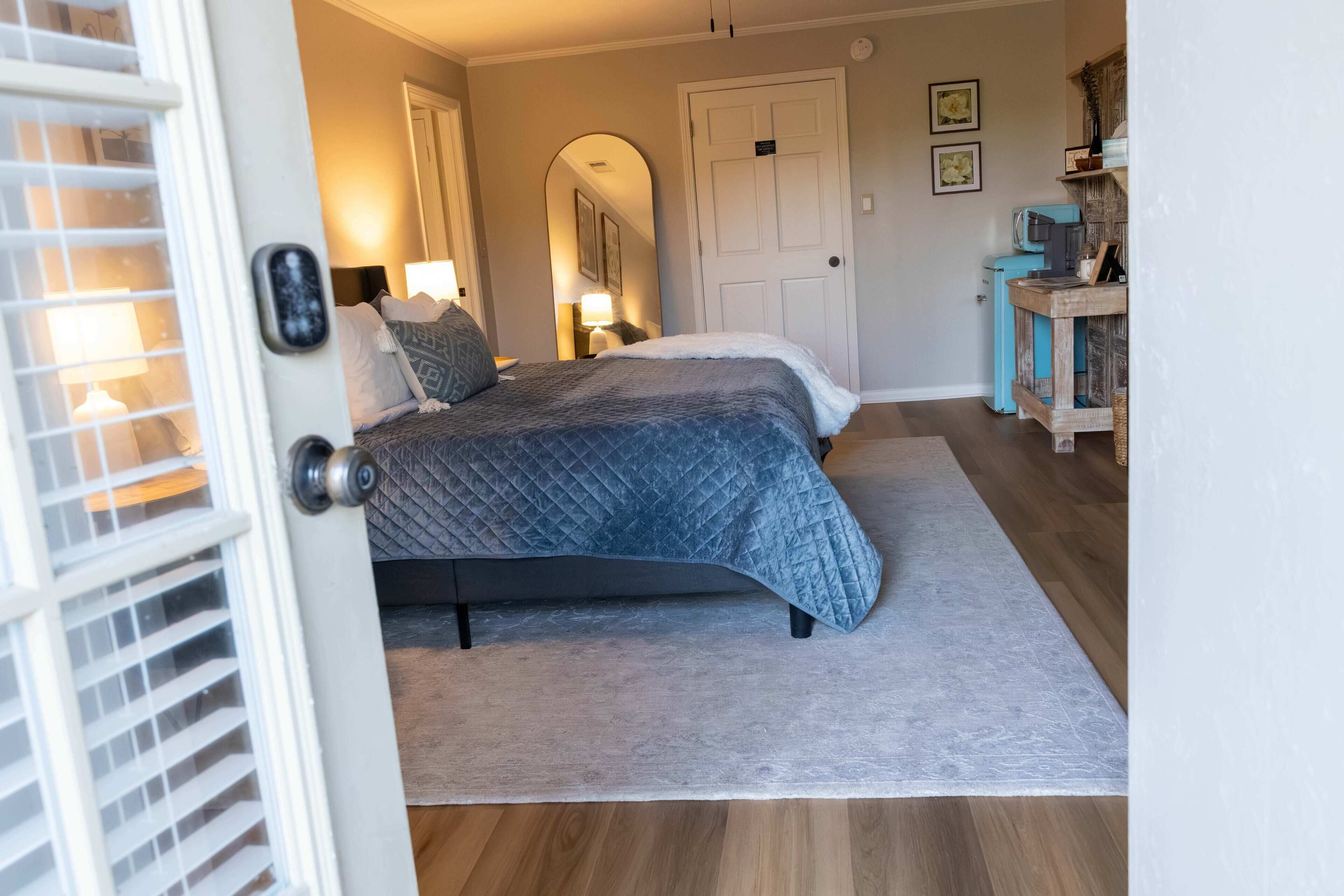 1 habitación, tabla de planchar con plancha, wifi gratis y ropa de cama 