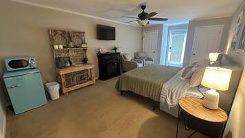 1 habitación, tabla de planchar con plancha, wifi gratis y ropa de cama