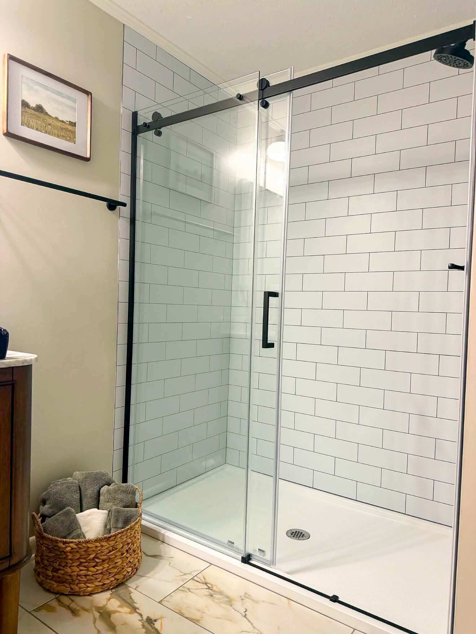 Hair dryer, towels, shampoo, toilet paper