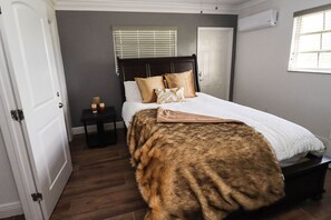 3 bedrooms, desk, iron/ironing board, free WiFi