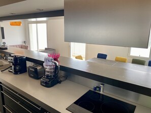 Fridge, microwave, oven, stovetop - Duplex facing the sea with all comfort on the beach /tennis (Pornichet)