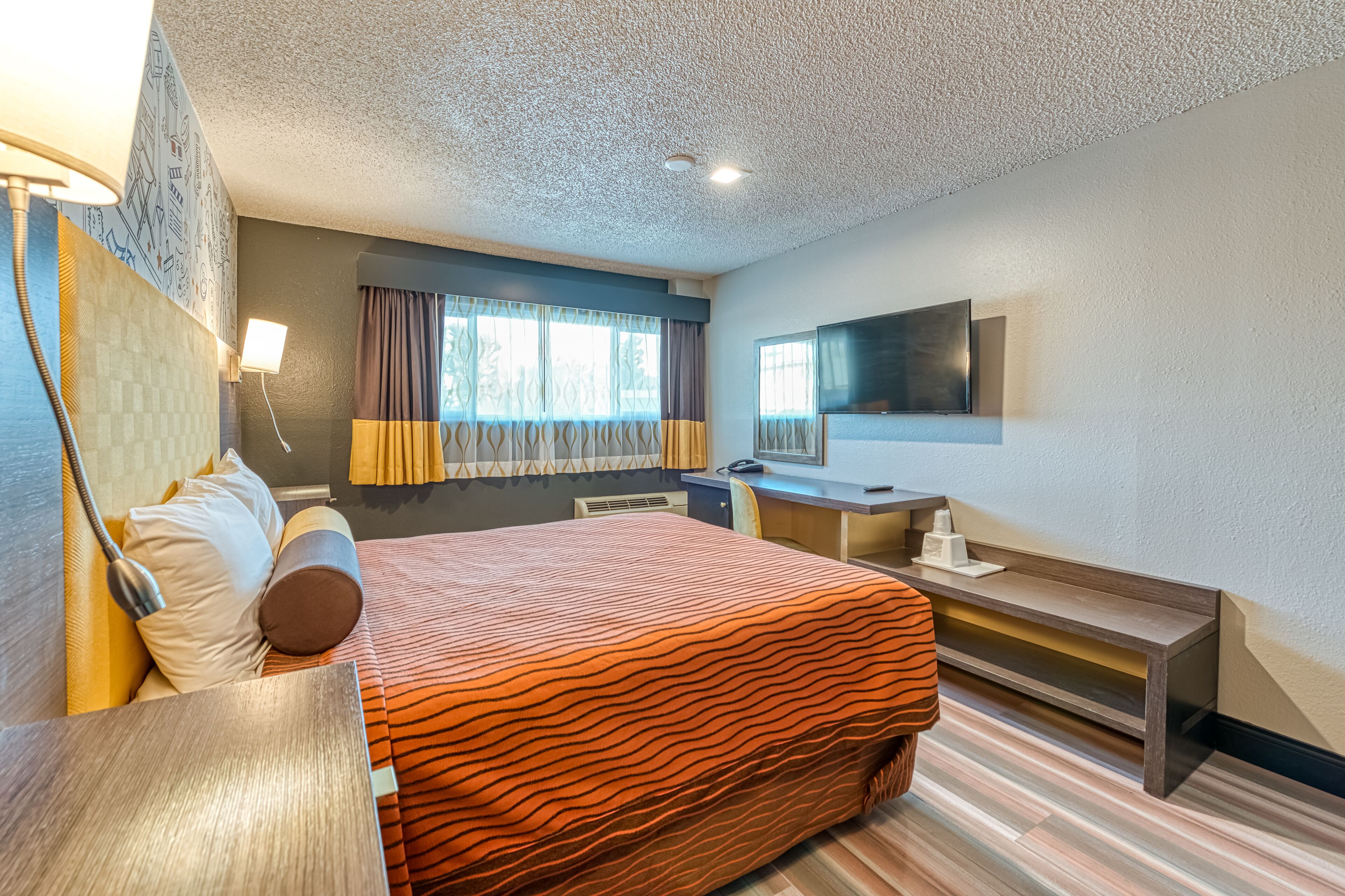 Photo - La Mirage Inn - Hollywood