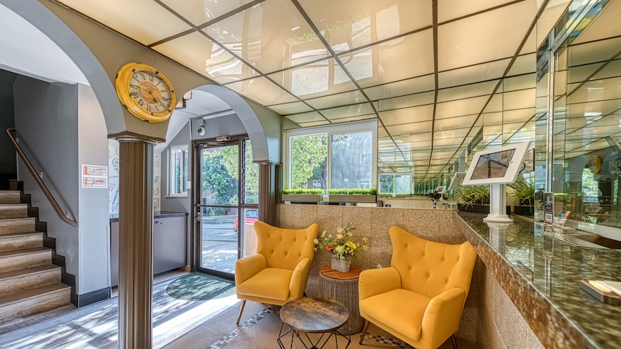 La Mirage Inn - Hollywood