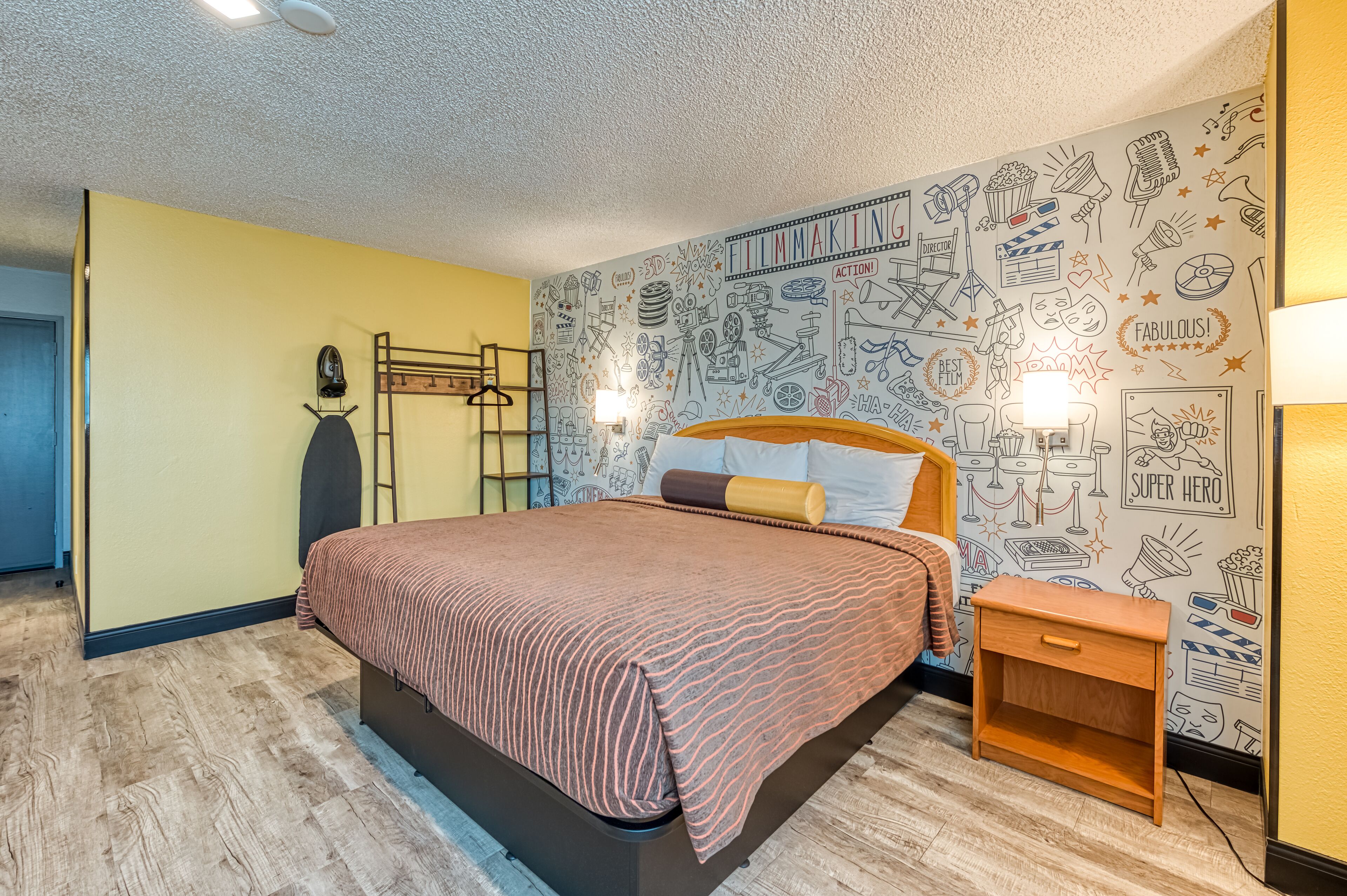 Photo - La Mirage Inn - Hollywood