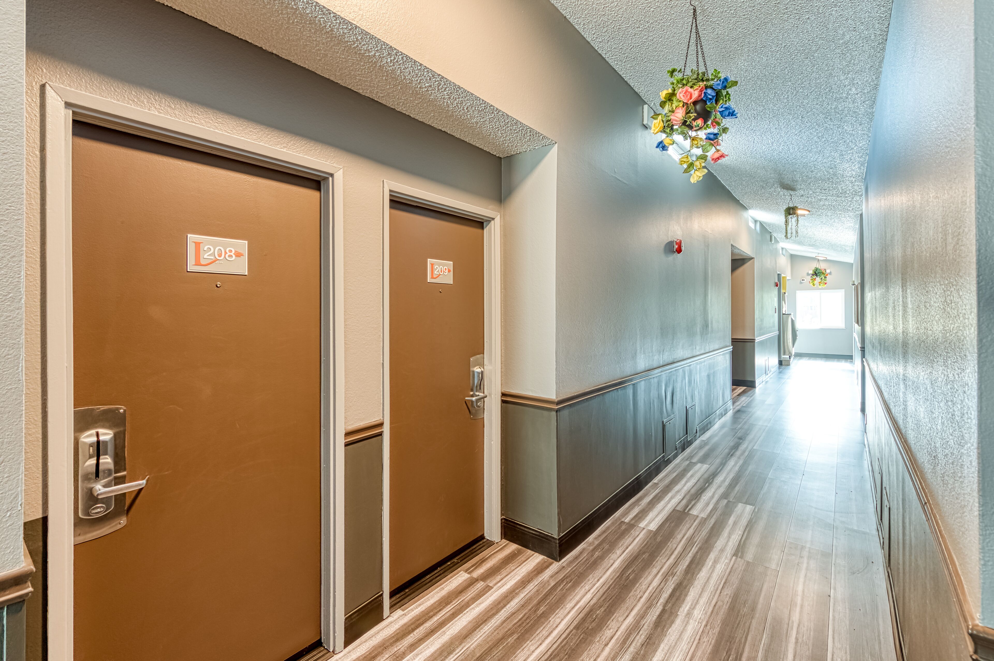 Photo - La Mirage Inn - Hollywood