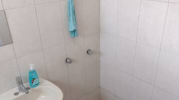 Pyyhkeet, saippua, sampoo