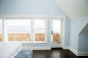 3 bedrooms, desk, iron/ironing board, travel cot