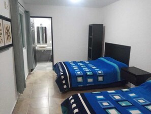 5 Schlafzimmer, Zimmersafe, Bügeleisen/Bügelbrett, kostenloses WLAN