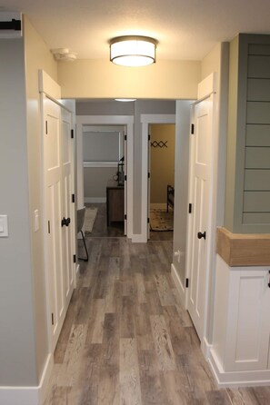 المنشأة من الداخل