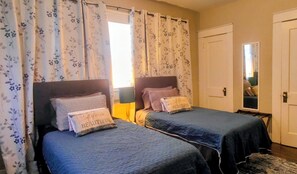 3 bedrooms, desk, iron/ironing board, free WiFi