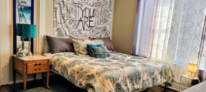 3 bedrooms, desk, iron/ironing board, free WiFi