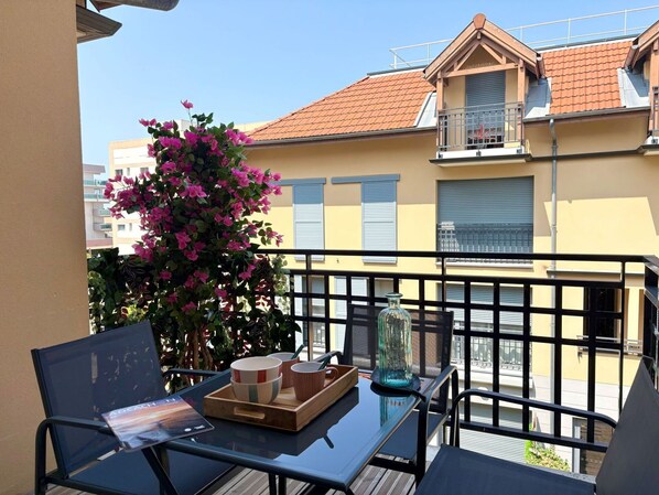 Outdoor dining - Beautiful apartment for 4 people with WIFI, TV and terrace (Arcachon)