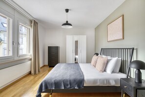 2 bedrooms, iron/ironing board, WiFi, bed sheets