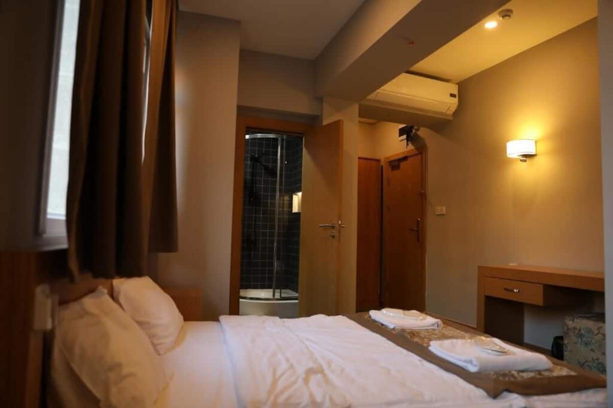 Comfort-Studio, mit Bad, Stadtblick | 1 Schlafzimmer, Bettwäsche aus ägyptischer Baumwolle