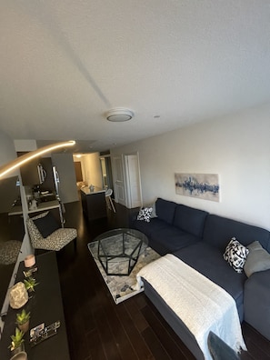 TV, streaming services - Heart Of Downtown 1BR/2BA (Toronto)