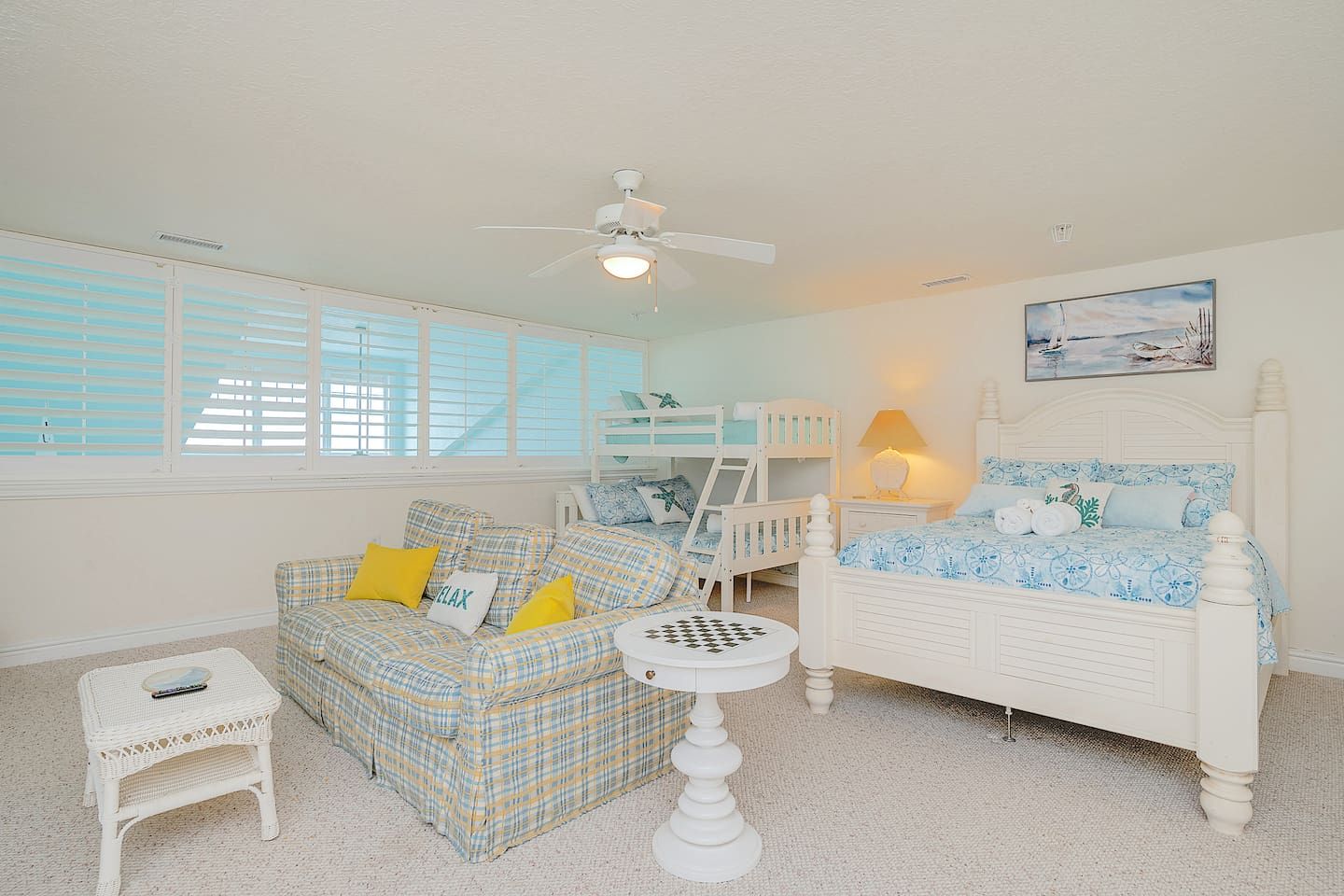 4 bedrooms, desk, iron/ironing board, travel crib
