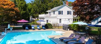 Center Of It All: 454-Cv  Sea Captain's Estate with Heated Pool and Pickle Ball Court