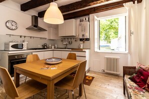 Fridge, microwave, oven, stovetop - Apartment Campaniel Veneziacentopercento (Venezia)